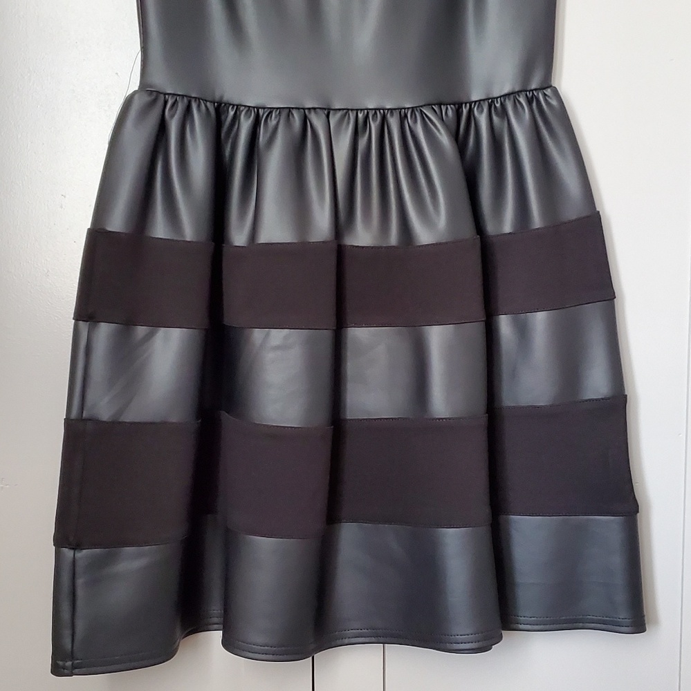 BLACK DRESS. - Picture 2 of 6